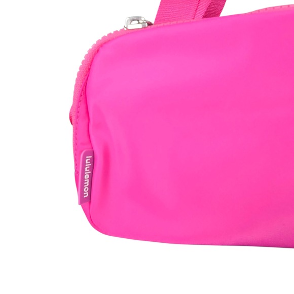 Lululemon Everywhere Belt Bag Sonic Pink 1L New With Tags - Picture 4 of 12